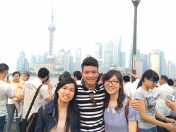 Michelle (first on the left) is currently on an internship in Shanghai and will go to Yale in September. Next to her is Hosea Lee, her IBGM senior and also a Y-VISP participant of 2012-13.